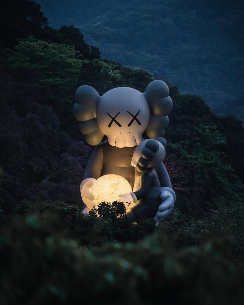 KAWS:HOLIDAY arrives in the heart of Bangkok | Collater.al