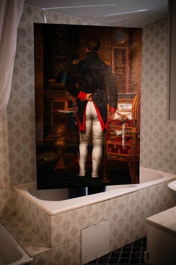 Domingo Geronimo Mattle the back of famous paintings | Collater.al