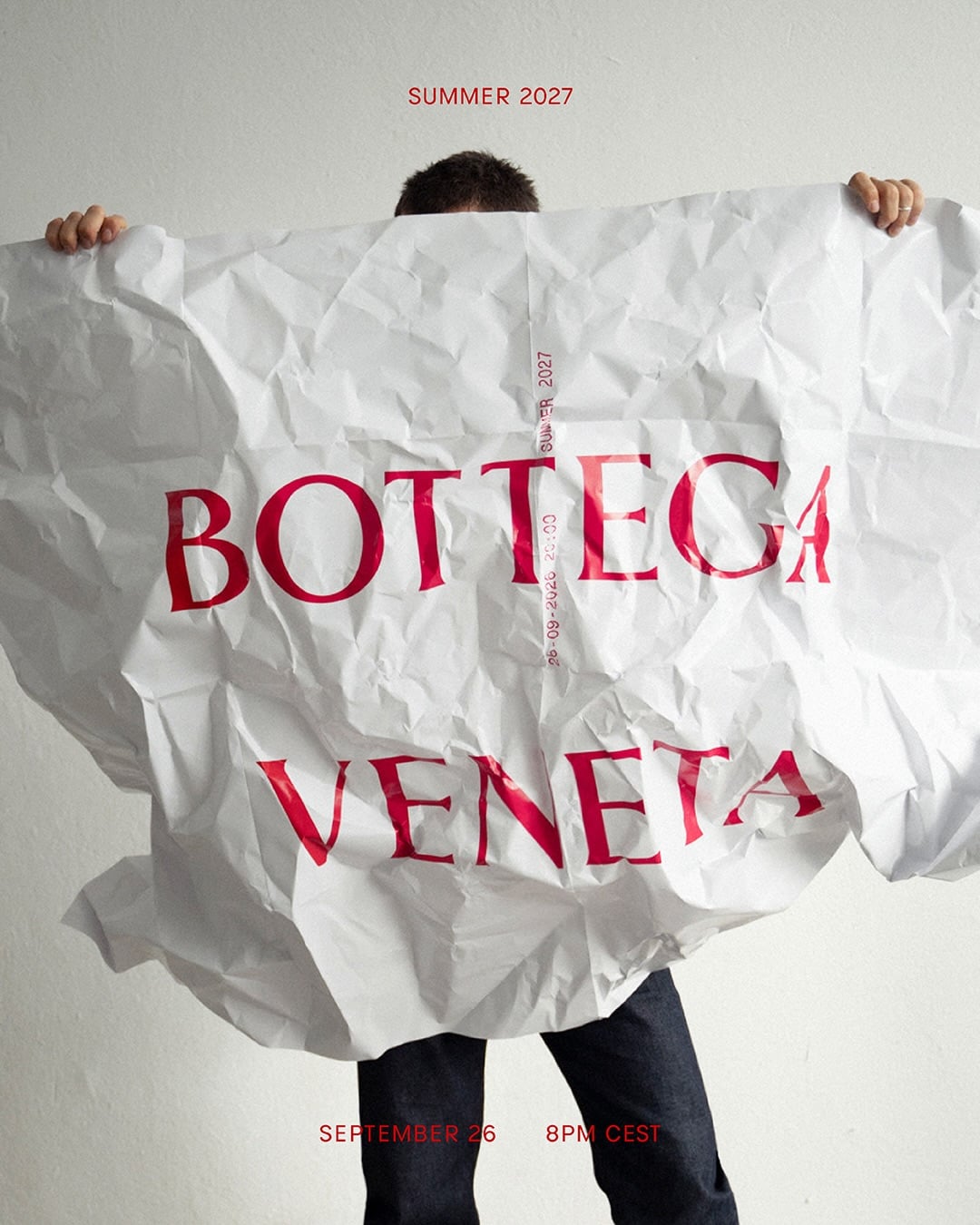 未開封★BOTTEGA VENETA:ArtofCollaboration写真集 Bottega Veneta SS27: Cardboard Becomes Design | Collater.al